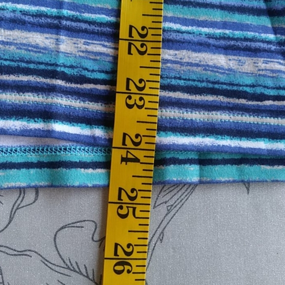 CROFT & BARROW V-neck Tee - Picture 4 of 6